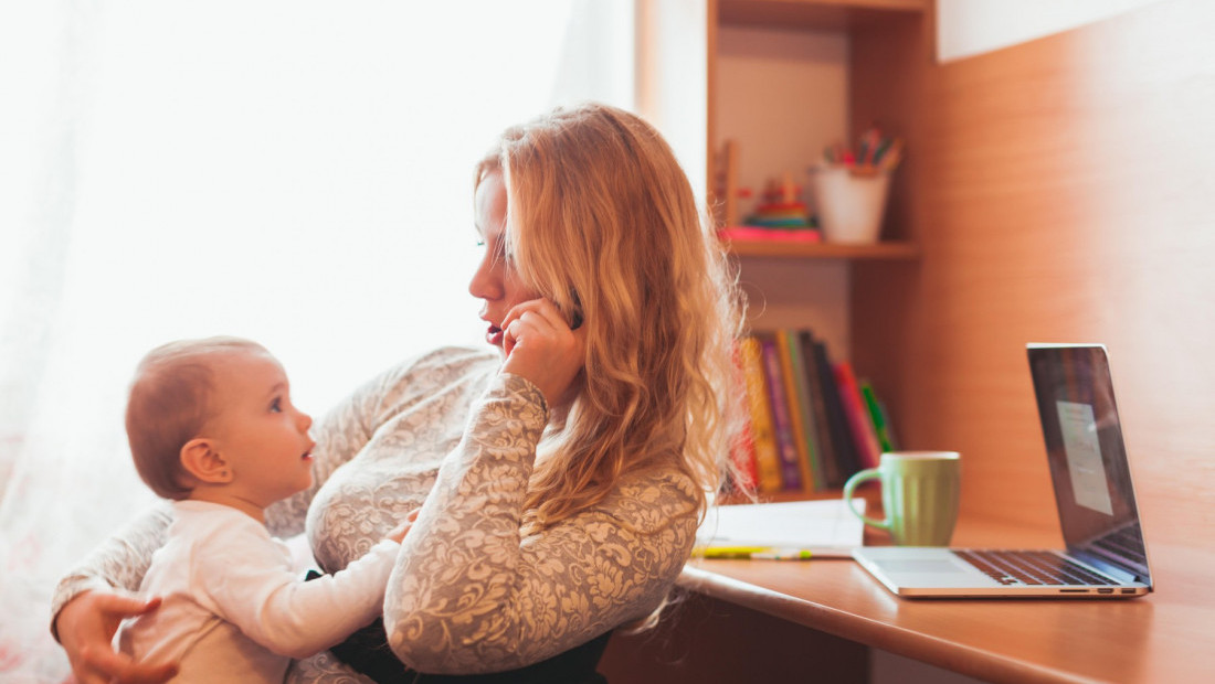 Samohrani roditelji u Srbiji: Da li bi skraćeno radno vreme pomoglo njihovoj deci da bolje odrastu?