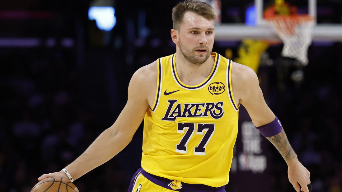 Dončić i Lebron jedva izdržali pritisak Sansa: Slavlje Lejkersa na gostovanju Finiksu