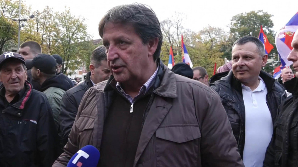 Gašić na skupu protiv blokada u Kraljevu: Dosta nam je zaustavljanja naše lepe zemlje