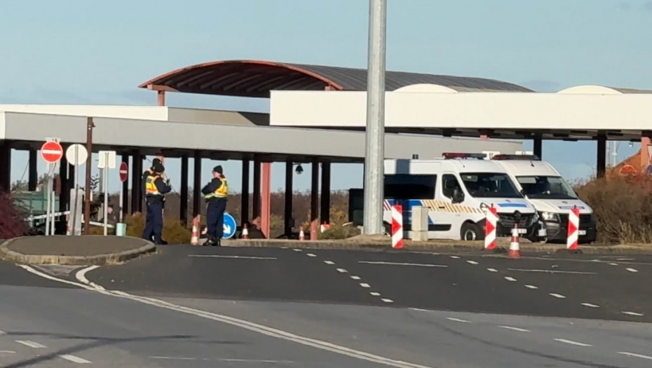 AMSS: Na graničnom prelazu Batrovci čeka se dva sata na izlaz iz Srbije