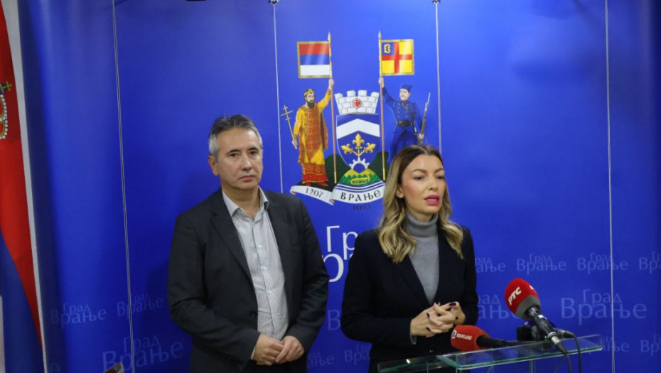 Mesarović razgovorala sa zaposlenima u fabrici "Kentaur": Država će pomoći radnicima da nađu posao u Vranju