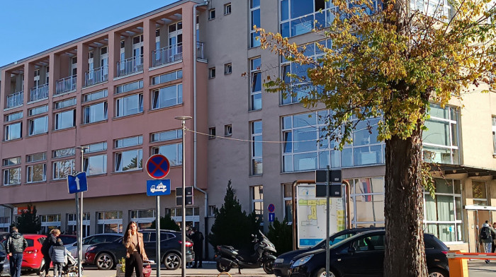 Detalji teške saobraćajne nesreće kod Novog Sada: Sedmoro dece u bolnici, jedno prebačeno za Beograd