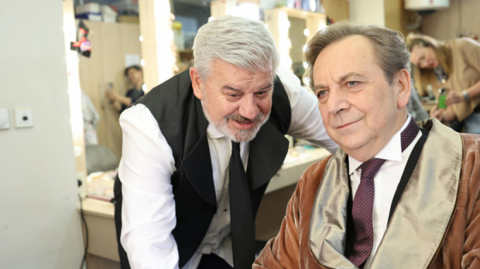 Sve oči uprte u Tihomira Stanića: Premijera, rođendan i slavlje u Madlenianumu