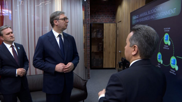 Vučić posetio industrijski kompleks Tehno-park u Taškenatu