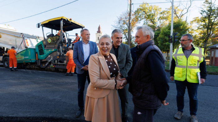 Sofronijević: Sečanj dobija nove puteve i rešene imovinske odnose