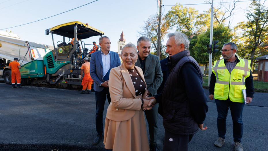 Sofronijević: Sečanj dobija nove puteve i rešene imovinske odnose