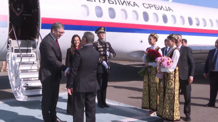 Vučić stigao u Samarkand, učestvuje na Generalnoj konferenciji UNESCO-a