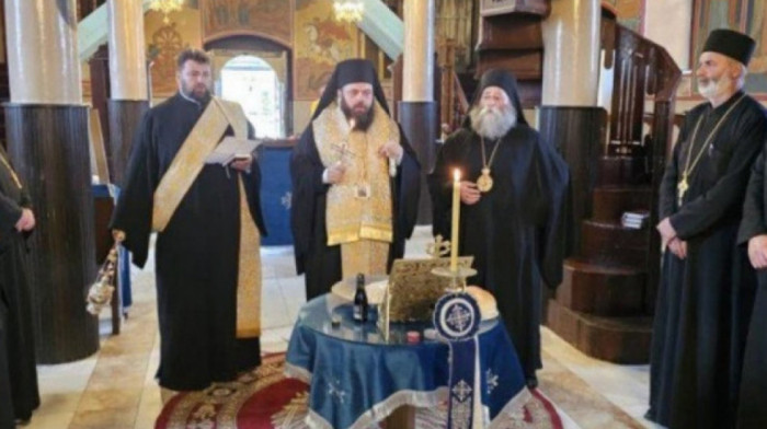 Vladika Heruvim i mitropolit Ilarion služili pomen stradalima u Kočanima i Novom Sadu