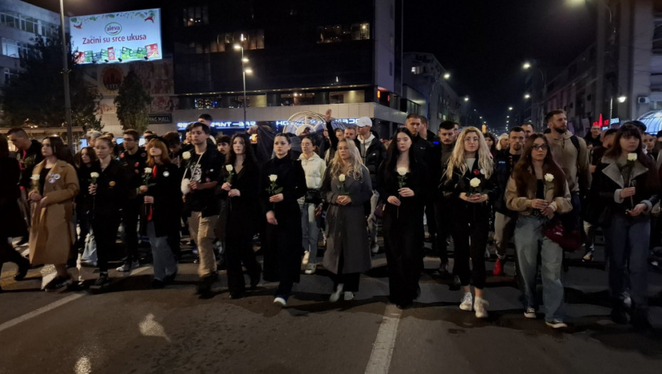 Studenti i građani Niša odali poštu žrtvama tragedije u padu nadstrešnice