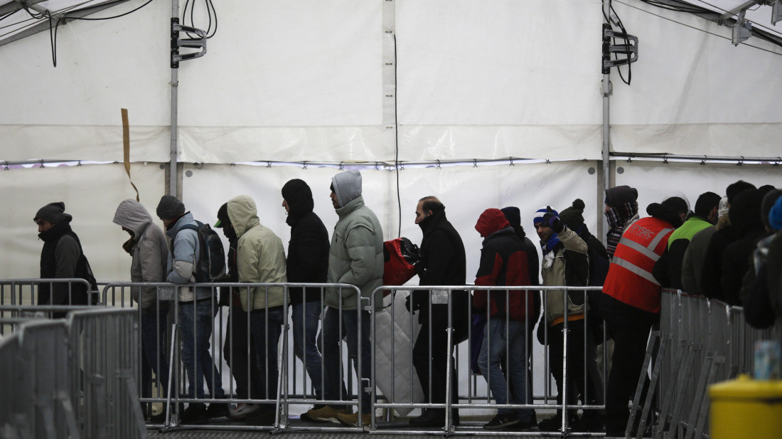 Priština počela da prihvata migrante koje SAD žele da deportuju: Prijem do 50 migranata, već stigle dve osobe