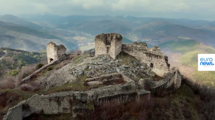 "Izgubljeni gradovi Balkana": Srednjovekovni grad Koznik - arheološki dragulj u aleksandrovačkoj župi