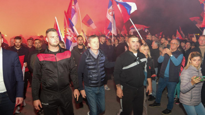 Ministar Glišić u Ljigu dočekao Srbe sa KiM koji pešače ka Novom Sadu