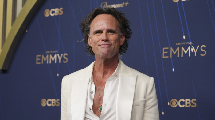 U Beogradu se snima holivudski film: Zvezda "Belog lotosa" Volton Gogins isprobava srpske specijalitete i obilazi muzeje