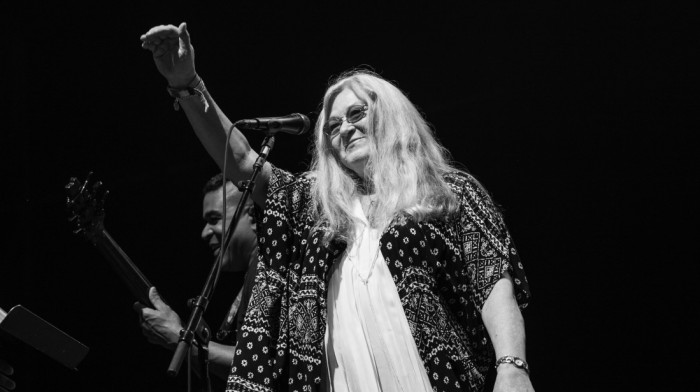 Preminula Dona Džin Godšo-Makej, pevačica grupe "Grateful Dead"