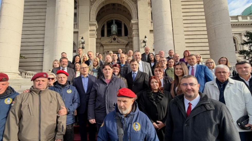 Vučević obišao Mrdića i zamolio ga da prekine štrajk glađu (FOTO)