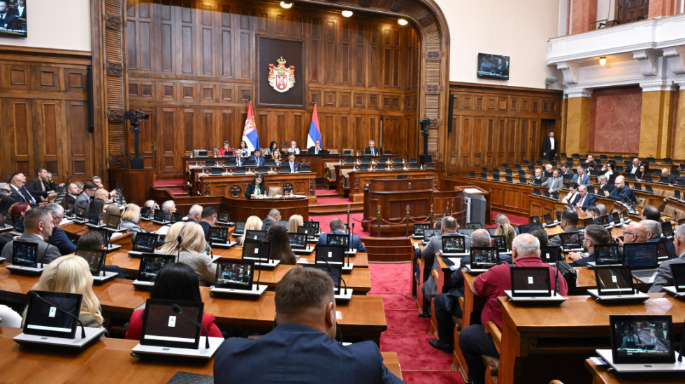 Polemika na sednici Skupštine Srbije: Rasprava o biračkom spisku i leks specijalisu za Generalštab