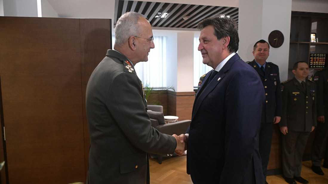 Gašić sa načelnikom Generalštaba Grčke: Saradnja u oblasti odbrane vrlo dobra (FOTO)