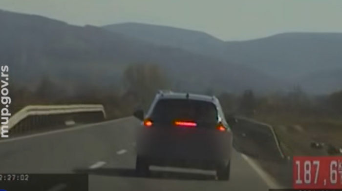 Nova nasilnička vožnja na srpskim putevima: Hrvatski državljanin zaustavljen na putu Bački Petrovac-Novi Sad (VIDEO)