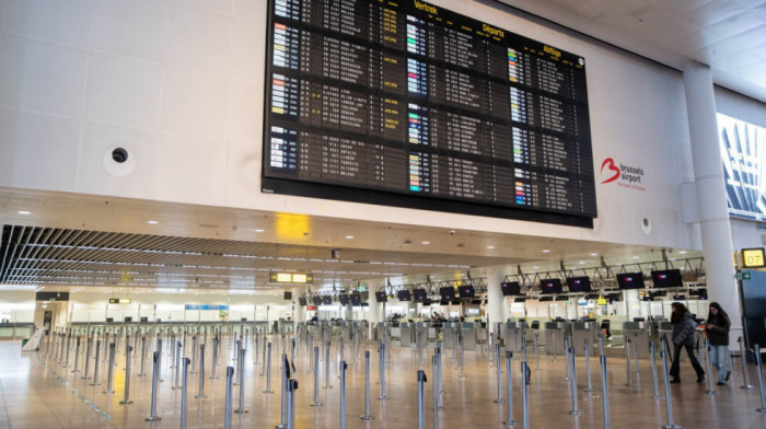 Aerodromi u Budimpešti, Pragu i Bratislavi ponovo otvoreni nakon što su bili zatvoreni zbog poledice