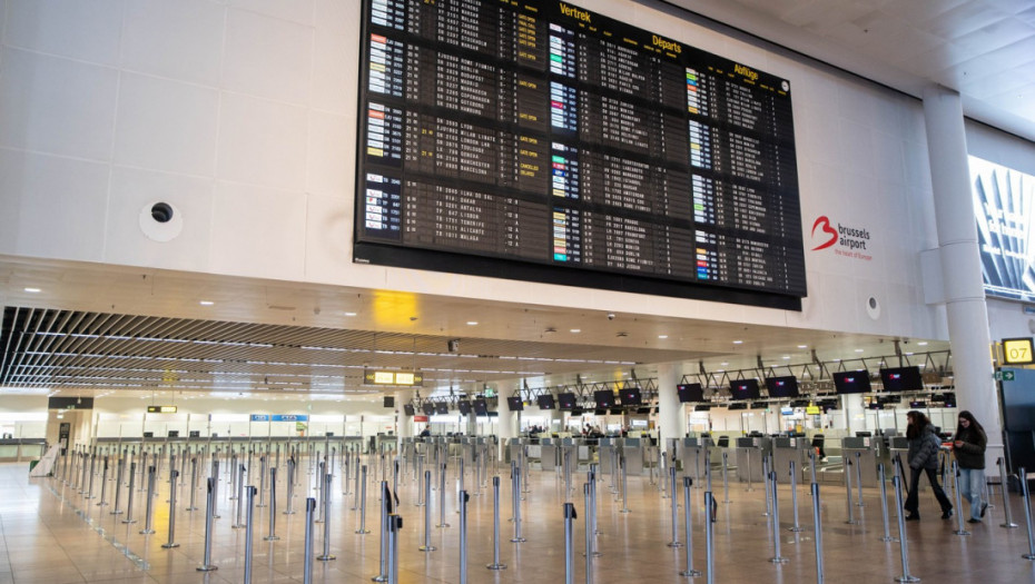 Aerodromi u Budimpešti, Pragu i Bratislavi ponovo otvoreni nakon što su bili zatvoreni zbog poledice