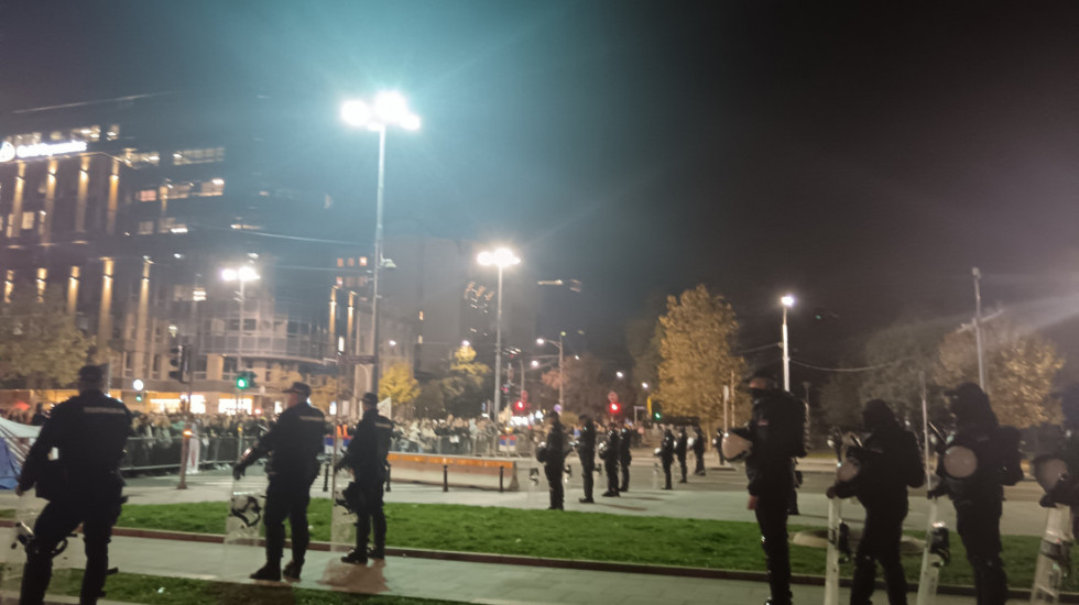 Deo Ibarske magistrale bio blokiran u Preljini, u Beogradu i dalje protest kod Skupštine