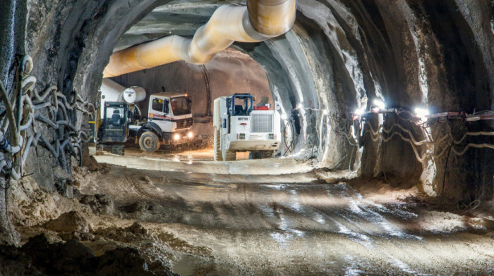 Srpska: Zvanicnici Republike Srpske obilaze tunel Hidroelektrane Dabar