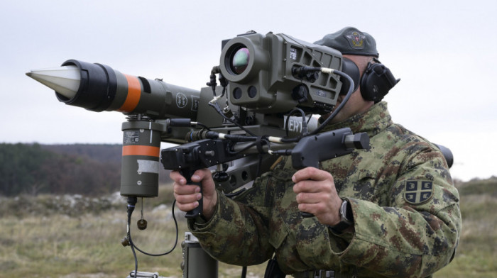 Mojsilović prisustvovao bojevom gađanju novim oružjem na Pasuljanskim livadama (FOTO)