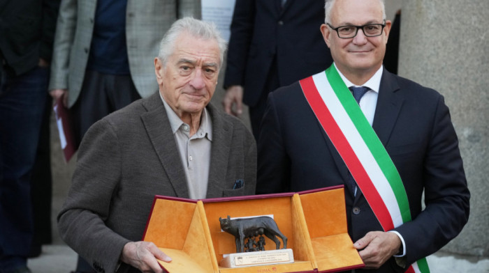 "Večni grad" u slavu umetnosti: Gradonačelnik Rima uručio Robertu de Niru nagradu "Kapitolska vučica"