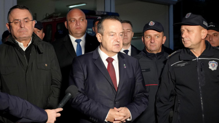 Dačić obišao Policijsku stanicu i Vatrogasno-spasilačko odeljenje u Malom Zvorniku