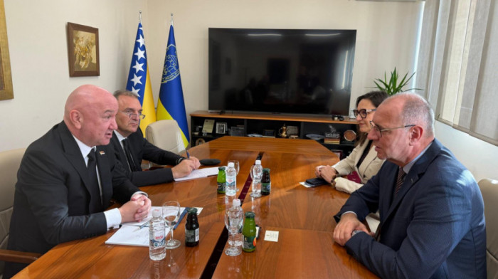 Ministar Popović u Tuzli izrazio saučešće i ponudio pomoć Srbije povodom tragedije