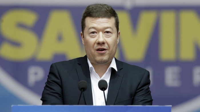 Lider desnice Tomio Okamura naredio uklanjanje ukrajinske zastave sa zgrade češkog parlamenta