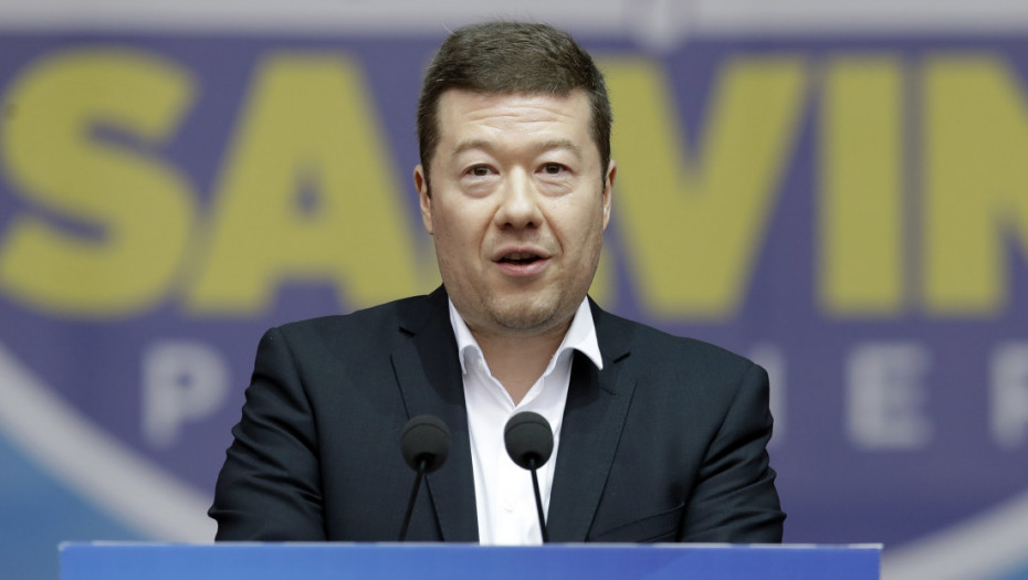 Lider desnice Tomio Okamura naredio uklanjanje ukrajinske zastave sa zgrade češkog parlamenta