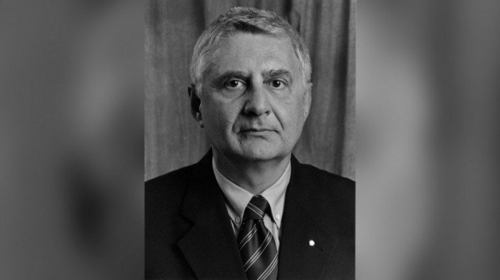 Preminuo akademik Dragan Micić