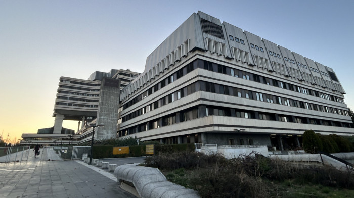 Deo zgrade VMA evakuisan zbog dojave o bombi, policija na terenu