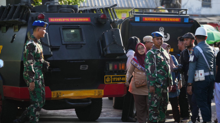 Učenik osumnjičen za umešanost u eksplozije u džamiji u Džakarti