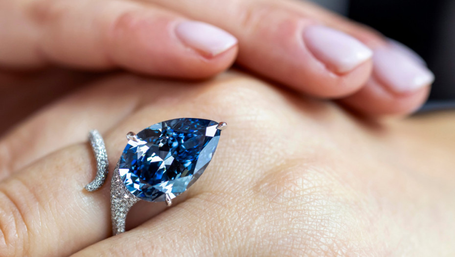 Kolika je cena čuvenog "Mellon Blue" dijamanta kod Sotbija: Napoleonov nakit na aukciji u Ženevi