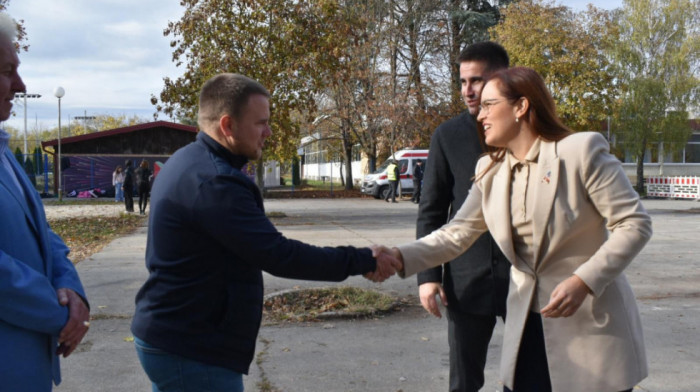 Pavkov i mladi u Somboru zasadili više od 120 sadnica u okviru nacionalne kampanje