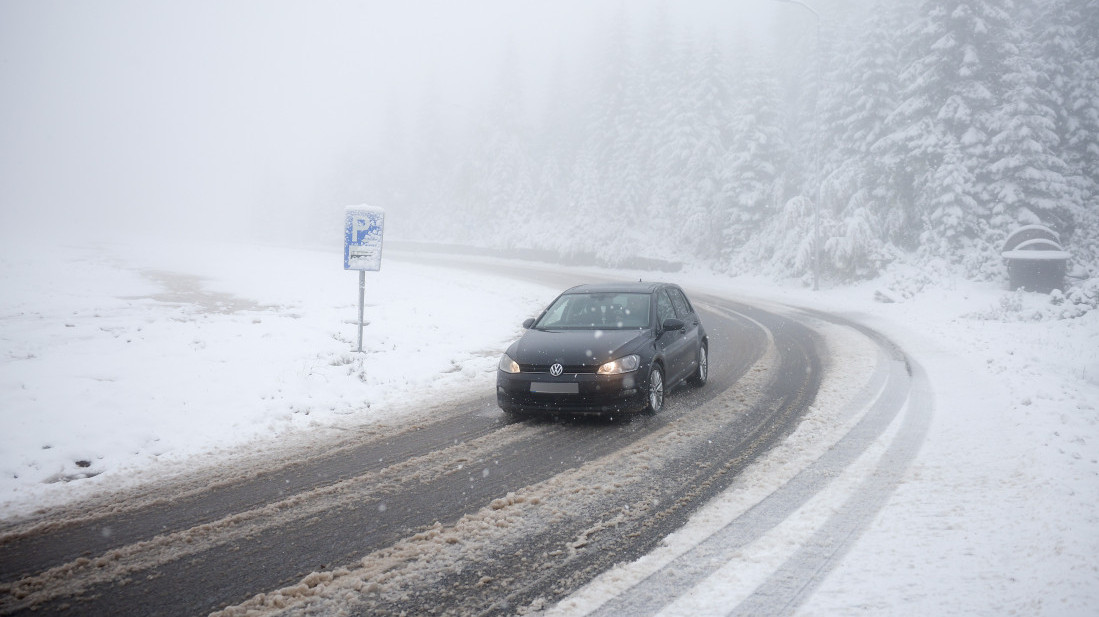 Vozači, opez: Sneg otežava saobraćaj u jednom delu Srbije, potrebna zimska oprema