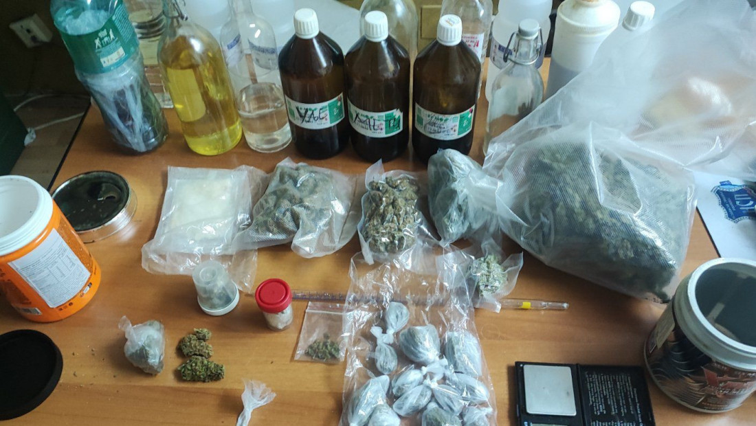 Laboratorija za drogu otkrivena u stanu na Novom Beogradu: Uhapšen muškarac