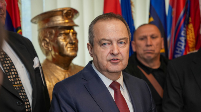 Dačić prisustvovao obeležavanju Mitrovdana veterana policije: Heroji ne smeju biti zaboravljeni