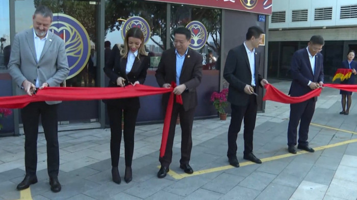 U Sjamenu otvorena prva srpska prodavnica, kineskim kupcima najviše se sviđa rakija