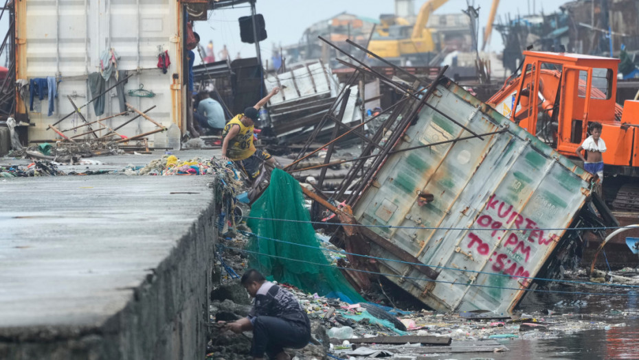 Broj žrtava klizišta na deponiji u gradu Sebu na Filipinima porastao na 35
