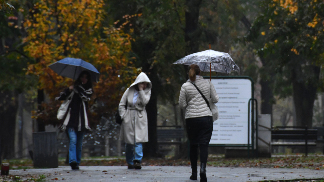 RHMZ objavio novu najavu: Delove Srbije očekuju olujni udari vetra, a za vikend ponovo sneg