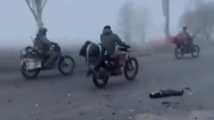 Gusta magla i neverovatne scene: Ruske snage na motociklima napreduju u Pokrovsku, traje borba za "vrata Donjecka"