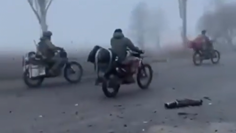 Gusta magla i neverovatne scene: Ruske snage na motociklima napreduju u Pokrovsku, traje borba za "vrata Donjecka"