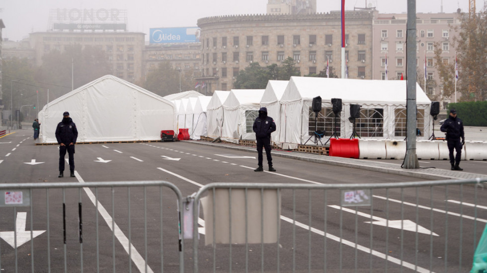 Ispred Skupštine mirno, Takovska i Bulevar kralja Aleksandra prohodni za saobraćaj