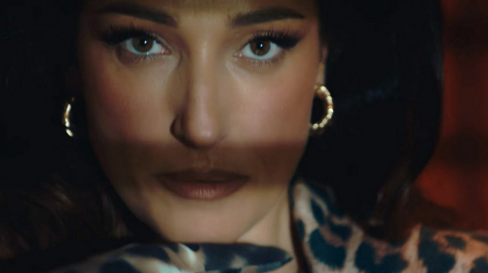 Maja Mano objavila singl "Ako trebaš nekoga": "Muzika se može slušati i telom"