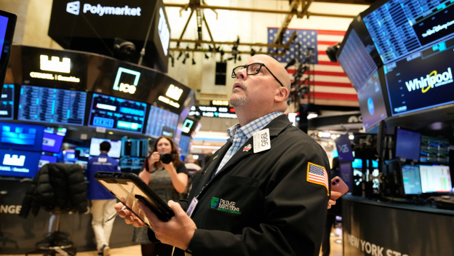 Američke akcije u minusu podstaknute ponovnim padom vrednosti tehnoloških kompanija