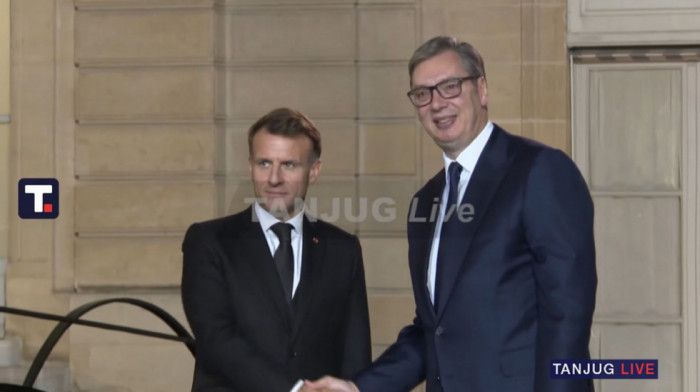 Makron dočekao Vučića u Jelisejskoj palati, počinje radna večera