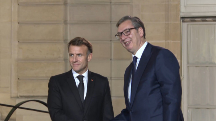 Makron dočekao Vučića u Jelisejskoj palati, počinje radna večera